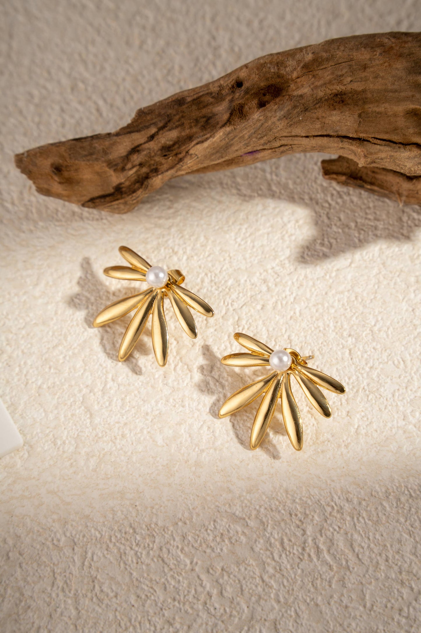 Boucles dorées soleil perlé acier inoxydable éclat floral